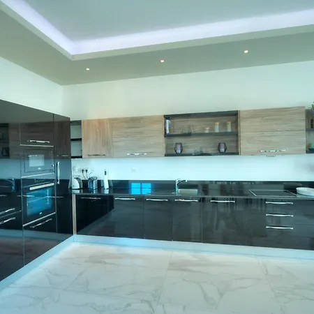 Διαμέρισμα Luxurious Penthouse With 2 Large Terraces Dger1-1 *