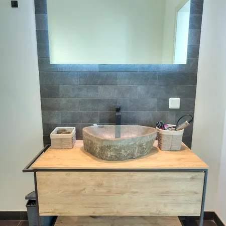 Luxurious Penthouse With 2 Large Terraces Dger1-1