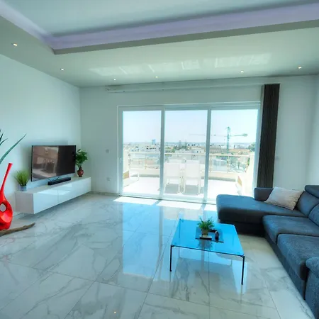 아파트 Luxurious Penthouse With 2 Large Terraces Dger1-1 *